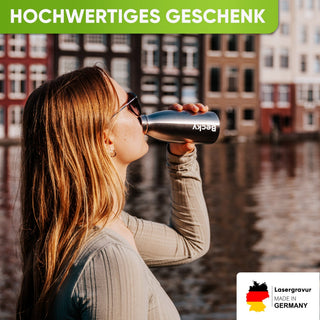 Individual Gravur für die Edelstahl Sport Trinkflasche - Blockhütte - I_SP-TFL_1000